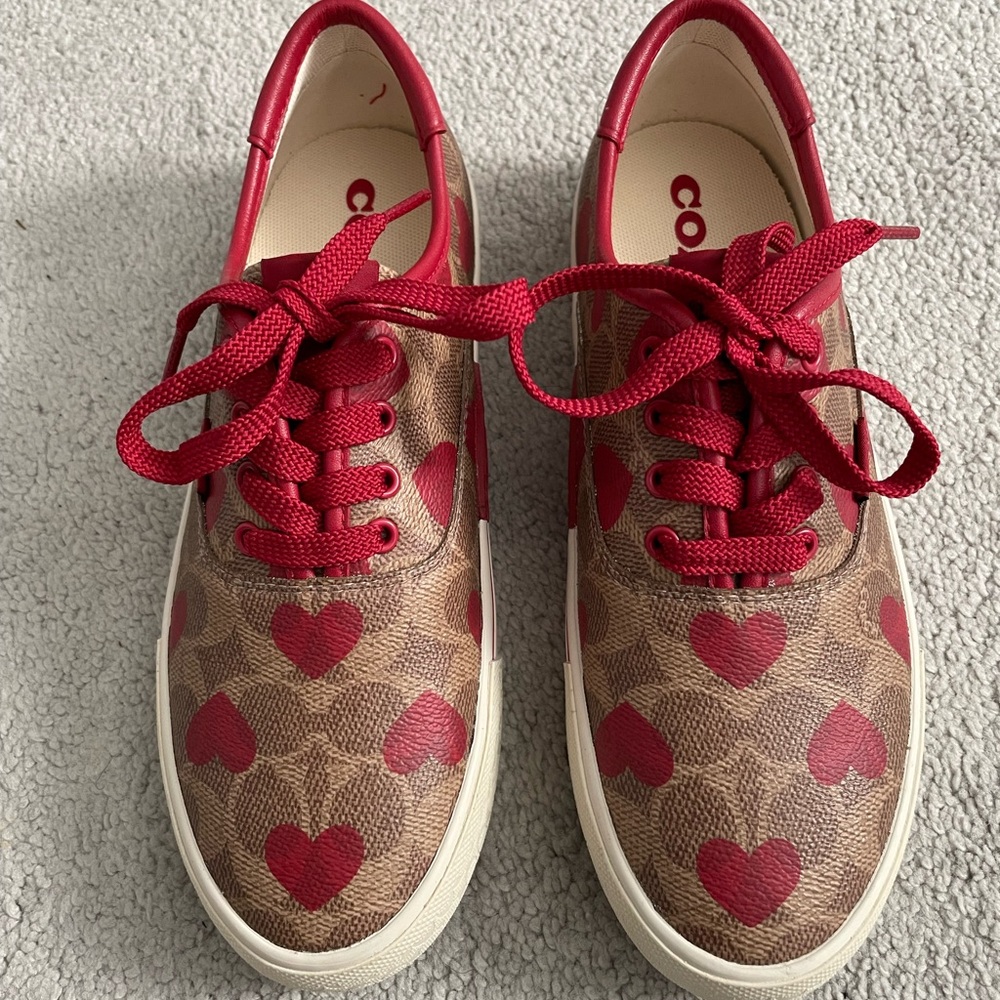 Coach Citysole Skate Sneaker With Heart Print in size 6.5 US